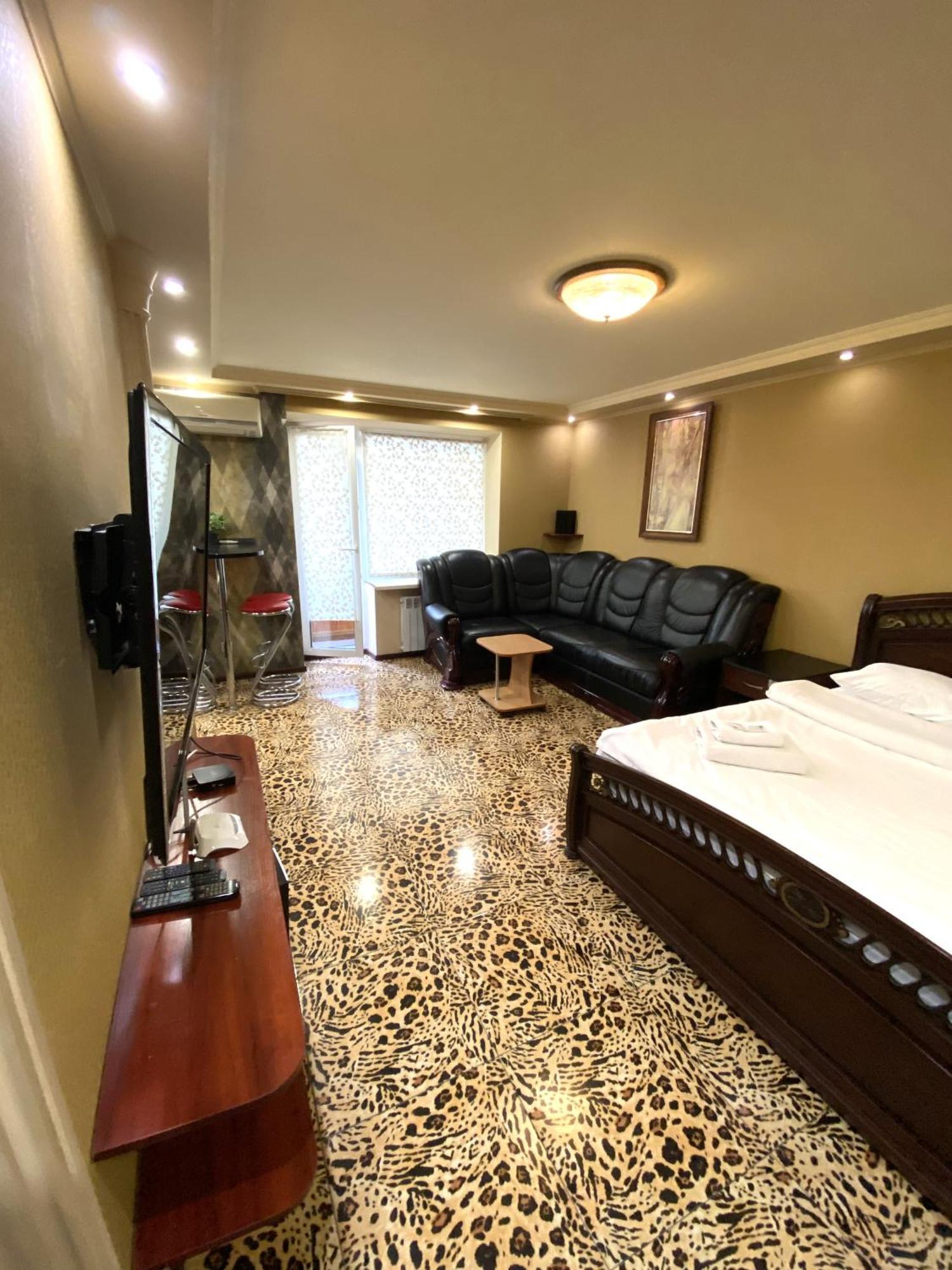 Inn Home Apartments - Pechersk Area Kijów Zewnętrze zdjęcie